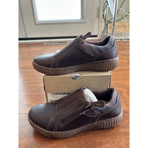 Clarks Women's Caroline Cove Oxford Burgundy Leather 5.5 M NEW - Picture 2 of 9